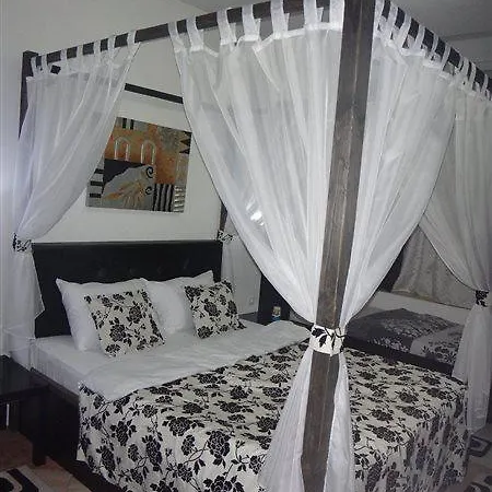 Hostel Kalonis