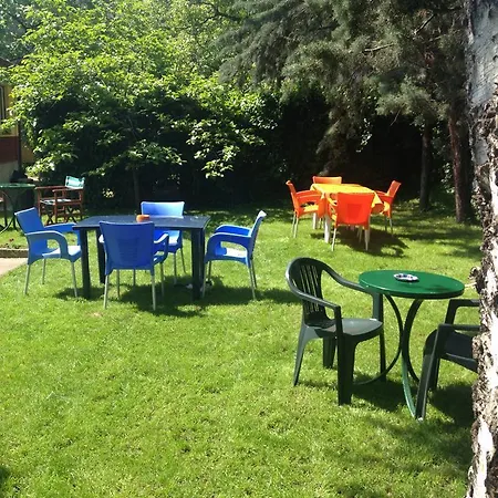 Kalonis Hostel *