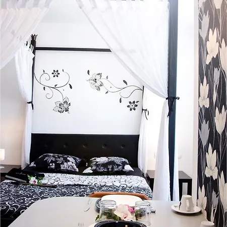Kalonis Hostel